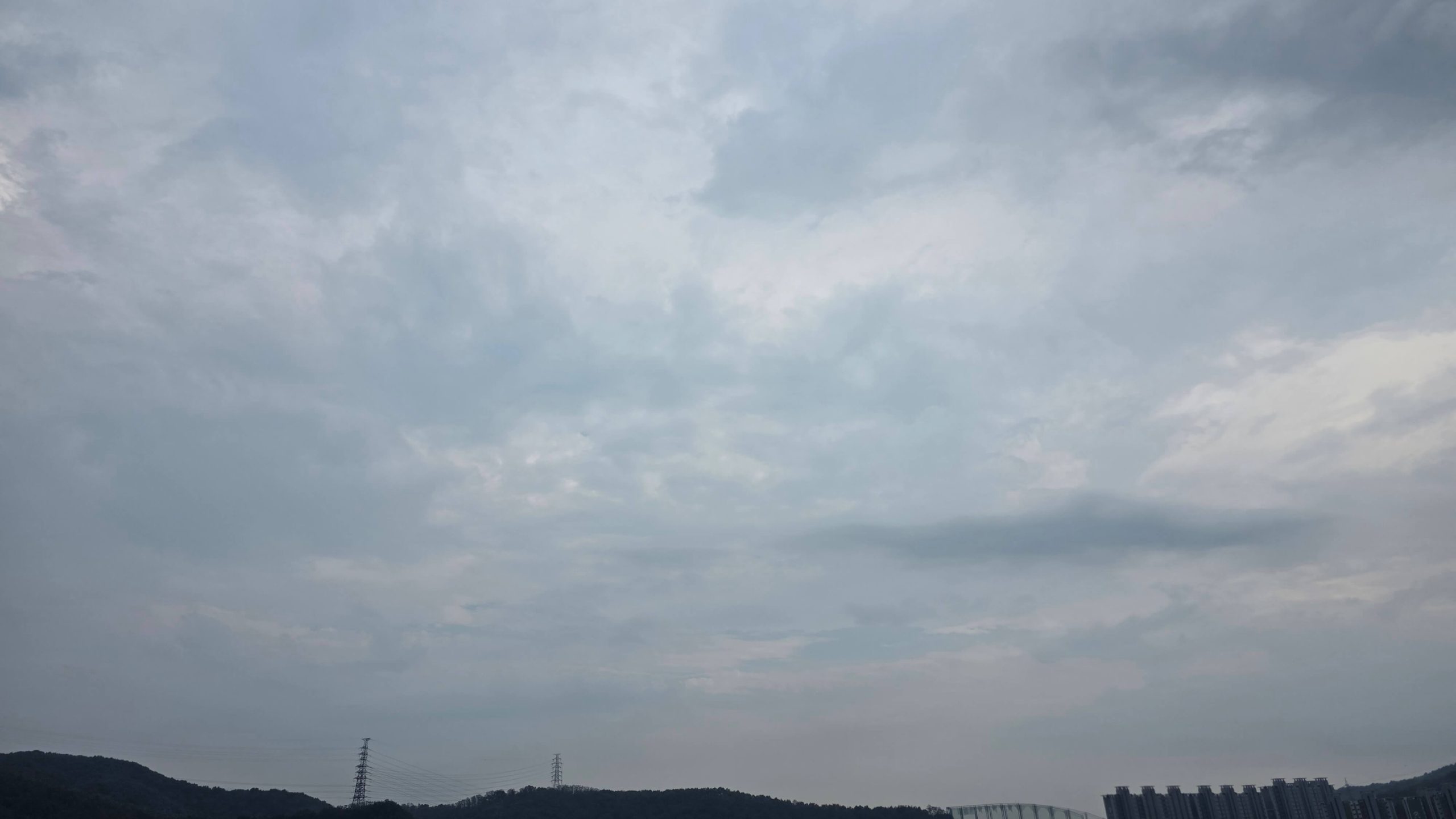 A heavy, cloudy summer sky before the rain