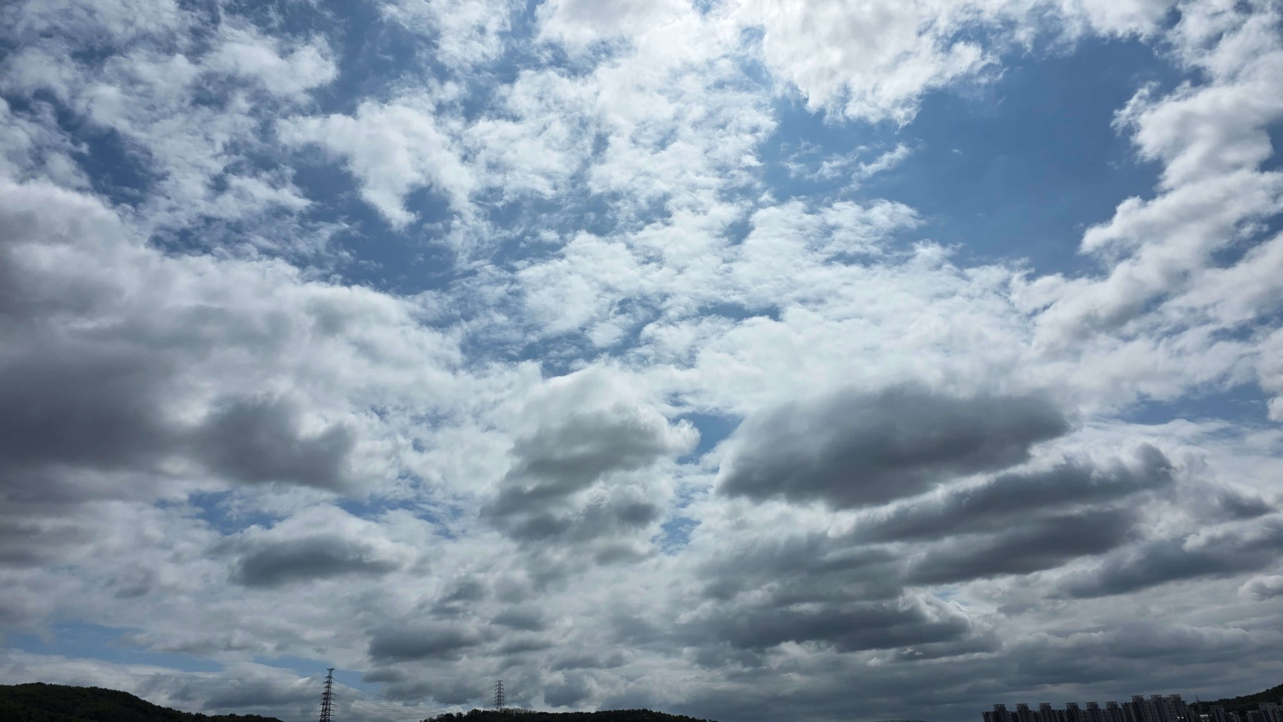 Clouds and blue sky on a cool afternoon